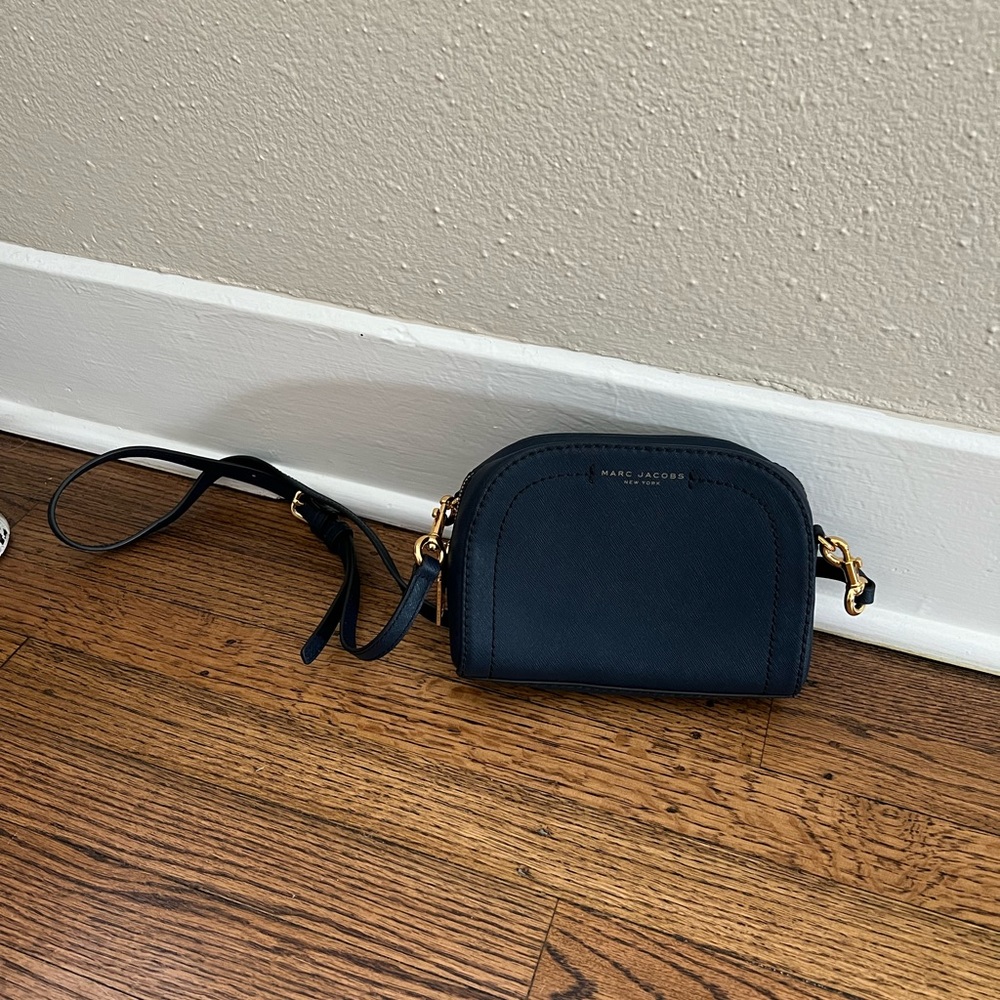 Navy Marc Jacobs crossbody purse